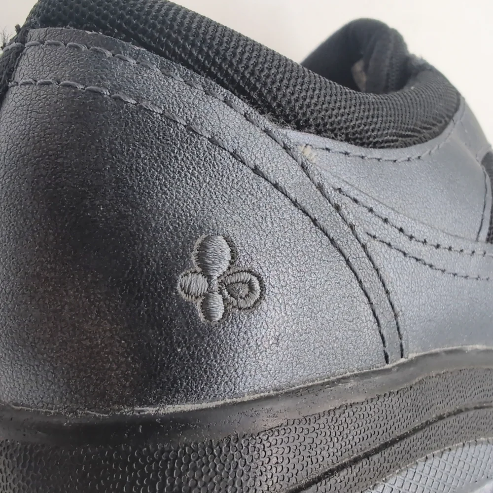 Grasshoppers stylish black